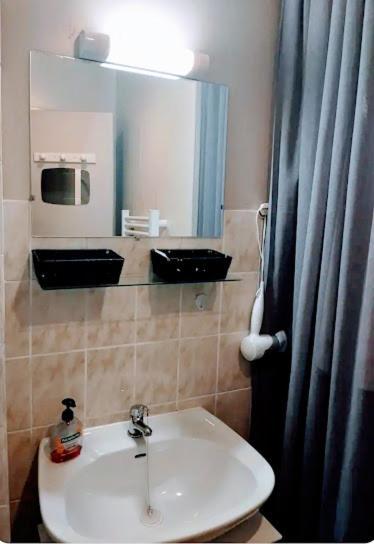 Maison De Village Appartement Rdc Avec Terrasse 쥐 외부 사진